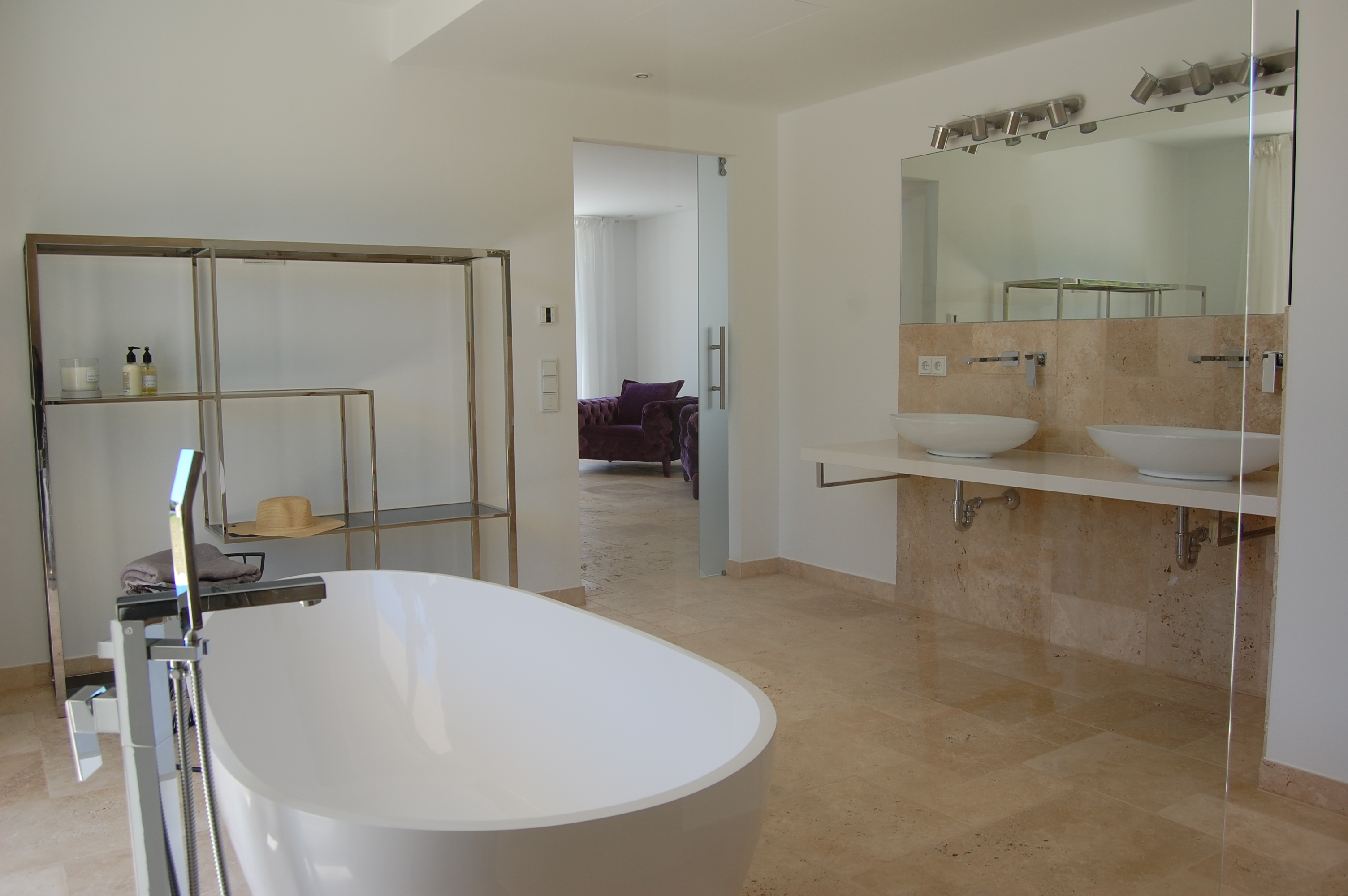 Komplett renovierte Luxusvilla in bester Lage in Santa Ponsa auf Mallorca mit traumhaftem Meerblick