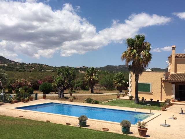 Natursteinfinca mit Pool und Garten in Alqueria Blanca im SÜD-OSTEN Mallorcas