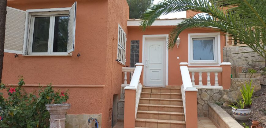 Villa in Costa de la Calma mit Einliegerwohnung