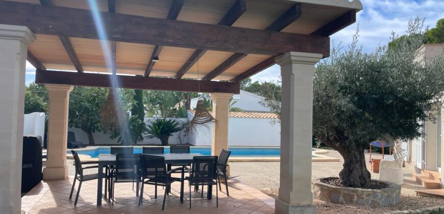 Freistehende Villa mit Meerblick in Cala Pi