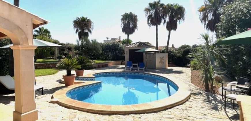 Gepflegte Villa in Cala Pi mit Pool